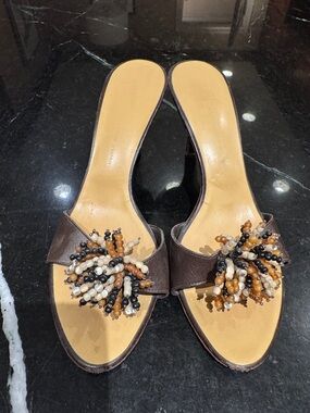 Vicini Women’s Brown Beaded Slide Sandals